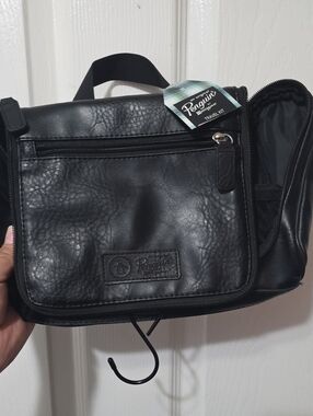 Original Penguin Black Hanging Toiletry Kit